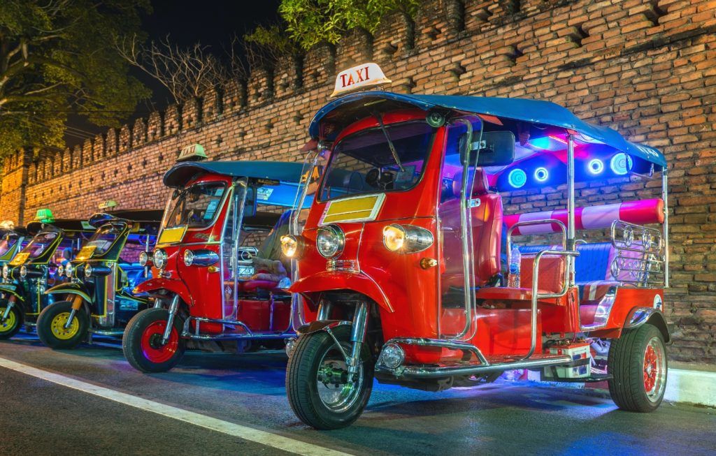 Chiang Mai by Night Tuk-Tuk Tour – Temples, Markets & Street Food